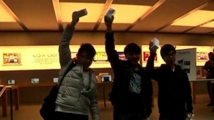 Истерията iPhone се развихри отново с пълна сила