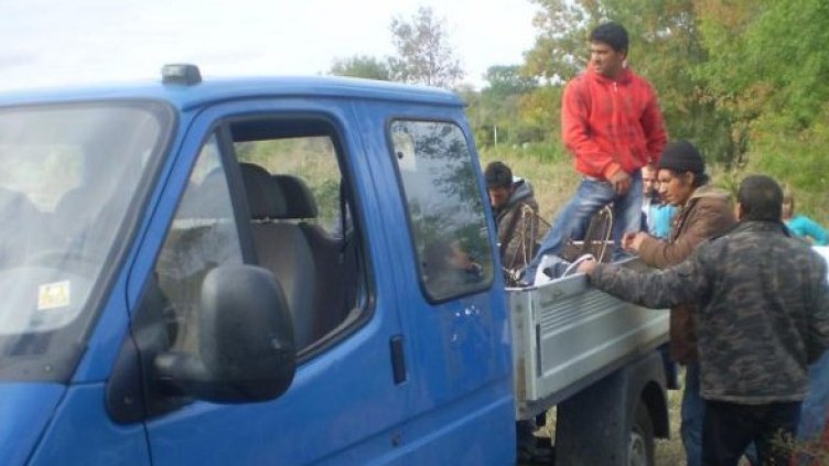 Заловените бракониери. Снимка: ИАРА