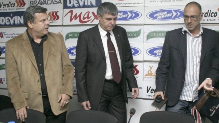 Защо премиерът вече не ги лови, пита ОДС