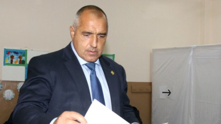 Бойко Борисов гласува в Банкя Снимка: БТА