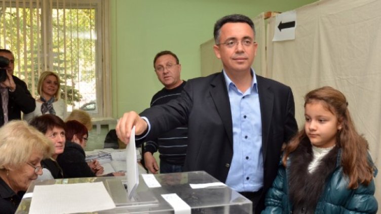 Хасан Азис печели в Кърджали на първи тур. Снимка: БТА