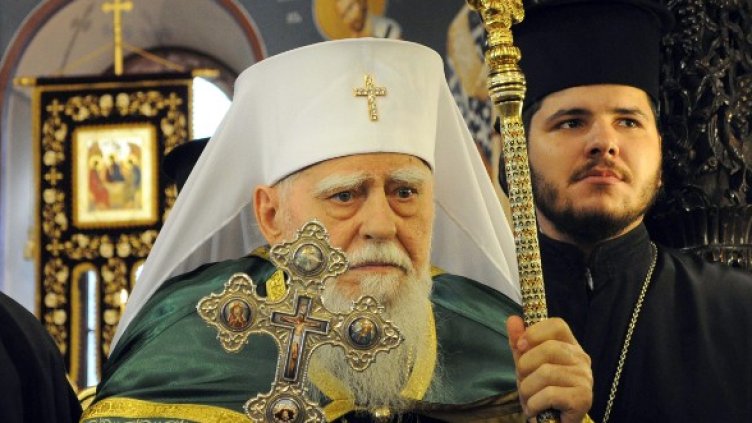 Българският патриарх Максим отпразнува 97-ия си рожден ден в храма "Света Марина" в Пловдив. Снимка: БТА