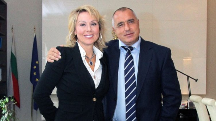 Лепа Брена и Бойко Борисов в кабинета му. Снимка: БТА