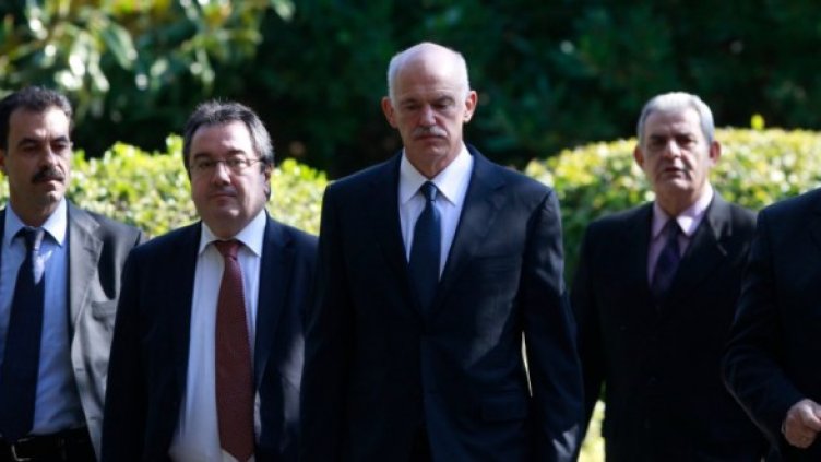 Папандреу започва разговори за нов коалиционен кабинет. Снимка: Reuters