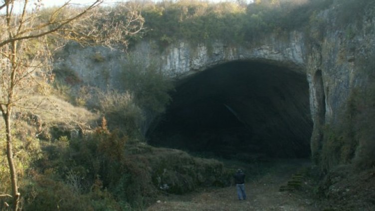 Деветашката пещера преди. Снимката е предоставена от Националния природонаучен музей.
Деветашката пещера сега. Снимката е предоставена от Националния природонаучен музей.