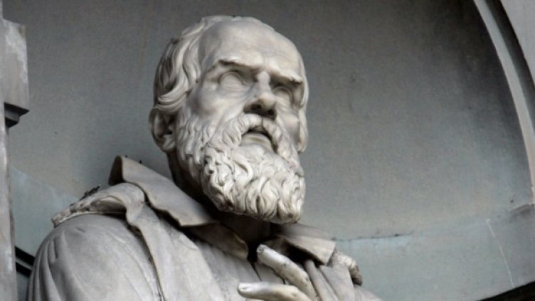 Статуя на Галилей пред галерията Уфици във Флоренция. Снимка: Reuters