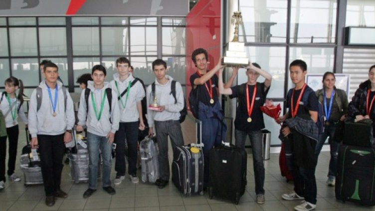 Медалистите. Снимка: БТА