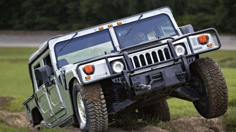 Chevrolet Suburban. Снимка: AutoMedia.bg
Ford Bronco. Снимка: AutoMedia.bg
Land Rover Defender. Снимка: AutoMedia.bg
Mercedes-Benz G500. Снимка: AutoMedia.bg
Hummer H1. Снимка: AutoMedia.bg