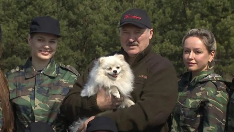 Зеленски: Кучето на Лукашенко има повече права от гражданите на Беларус ВИДЕО