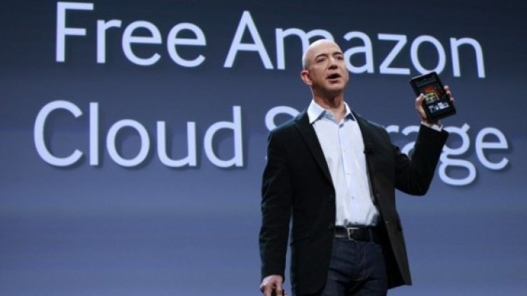 Изпълнителният директор на Amazon Джеф Безос при представянето на Kindle Fire, Снимка: Ройтерс