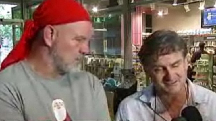 Рекордьорите Ричард Гловър (вдясно) и събеседникът му Питър Фиц Саймънс. Снимка: АВС