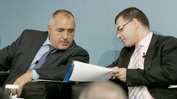 Борисов доволен от разчетите на Дянков. Снимка: БТА