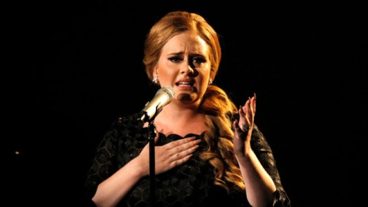 Албумите на Адел вече ще се издават официално и в България. Снимка: Reuters