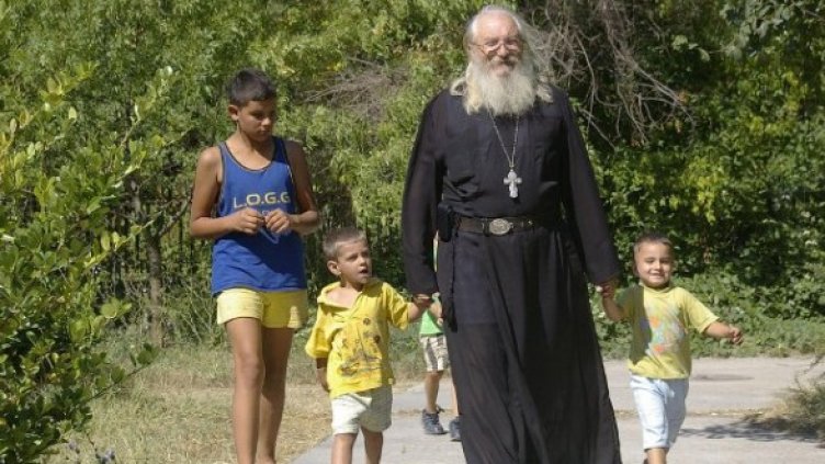 Отец Иван. Снимка: Булфото