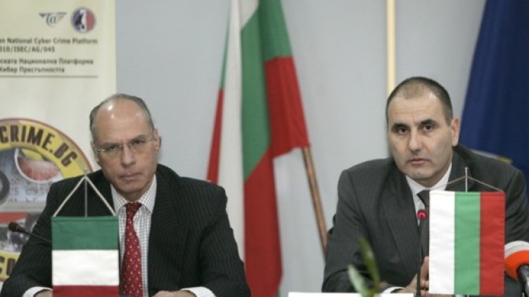 Посланикът на Италия Стефано Бенацо с Цветан Цветанов. Снимка: БТА