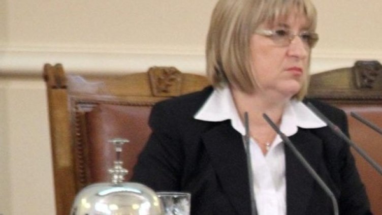 Цачева удари звънеца и разпусна депутатите. Снимка: Булфото