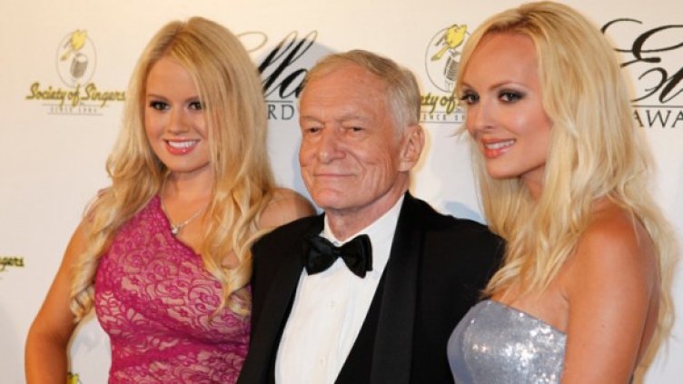 Хю с Ана и Шера Снимка: Reuters