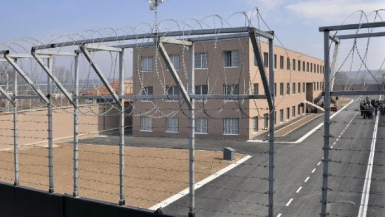 Дом за временно настаняване на  нелегални емигранти в Любимец. Снимка: Булфото