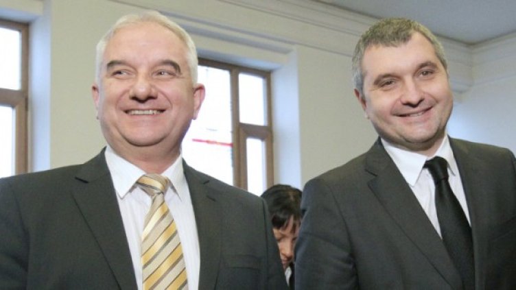 Рамо до рамо - старият и новият. Снимка: БТА