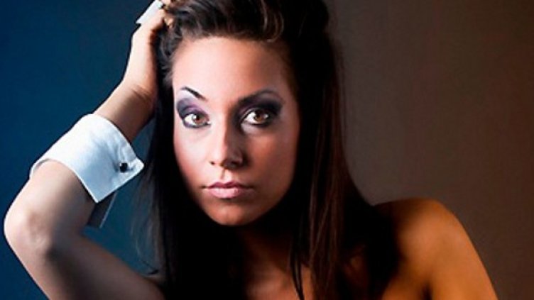 Поли Хубавенска е гласът в успешното парче. Снимка: ПР