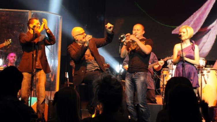 Слави и Ку-Ку бенд рядко правят лайв концерти в пълен състав. Снимка: Dnes.bg