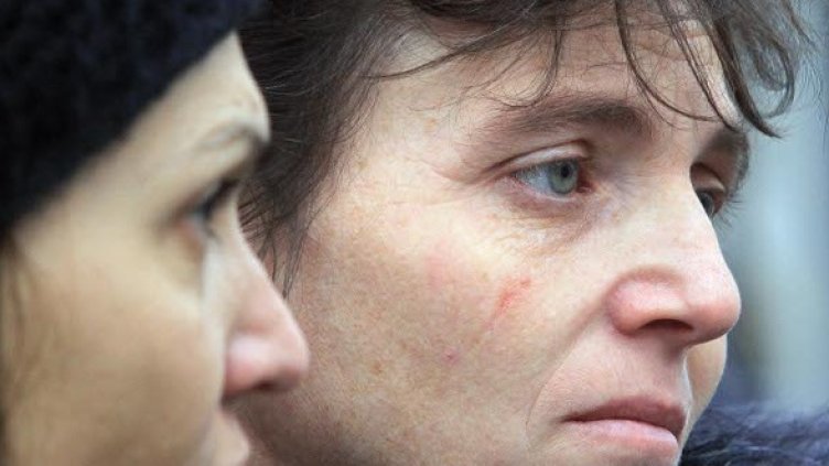 Майката и сестрата на убитата Мирослава. Снимка: Impact Press Group