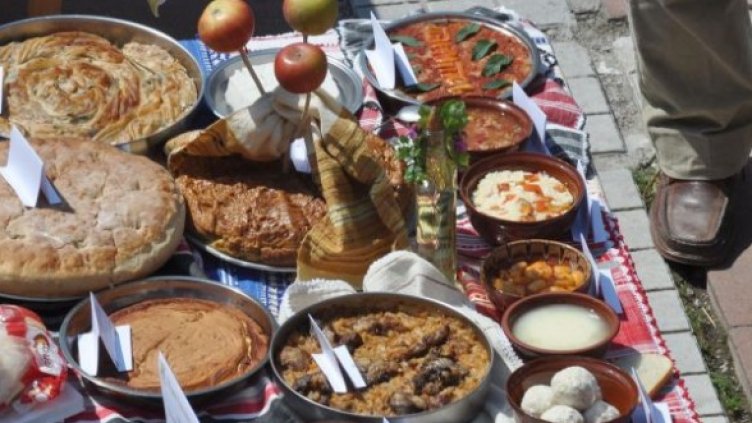 Хранителните добавки не могат да заместят пълноценното хранен, напомнят от агенцията. Снимка: архив, Булфото