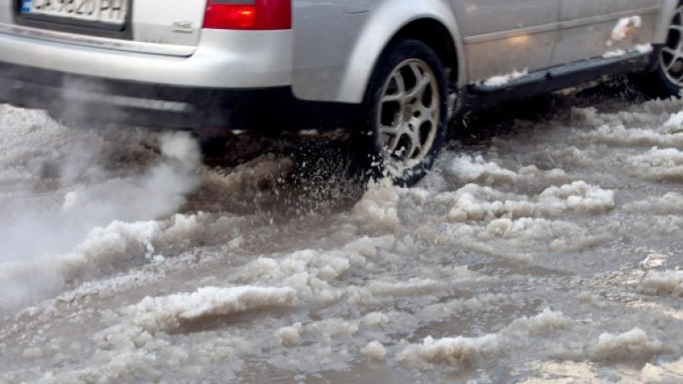 В студа не оставяйте колата си с включен двигател и без надзор, съветват от МВР. Снимка: архив, Булфото