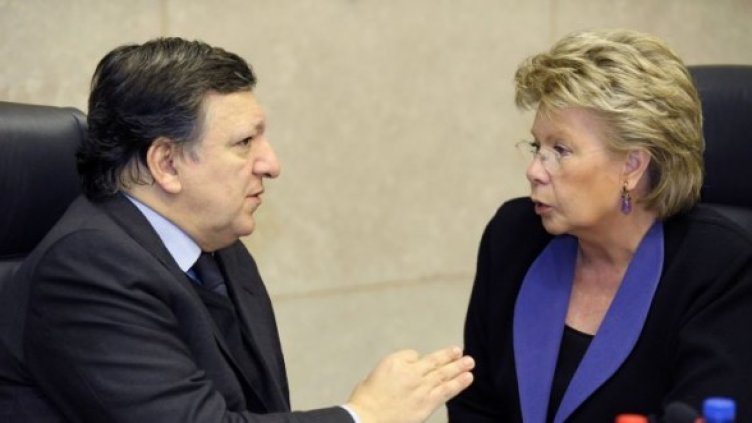 Председателят на ЕК Жозе Мануел Барозу и еврокомисар Вивиан Рединг. Снимка: Reuters