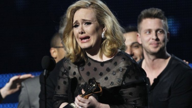 Адел няма да се лиши от емоционалните моменти на сцената. Снимка: Reuters