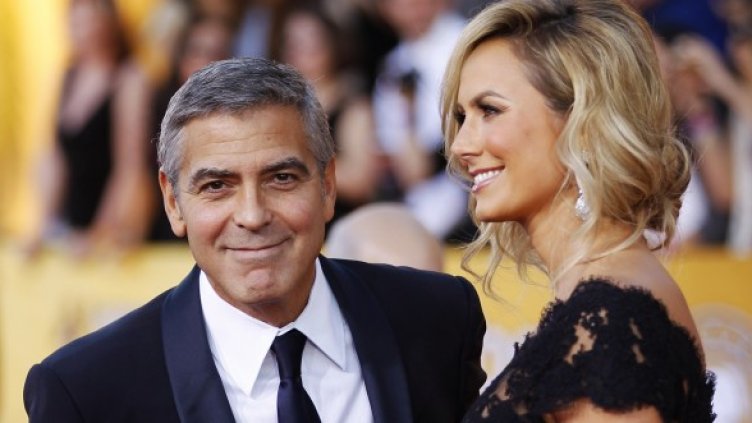 Клуни с последното си гадже - кечистката Стейси Киблър. Снимка: архив, Reuters