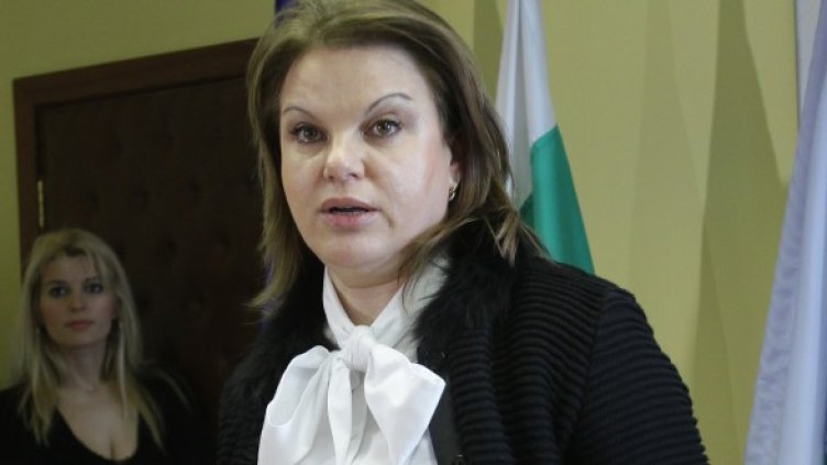 Нели Нешева законно е раздала бонусите. Снимка: БТА