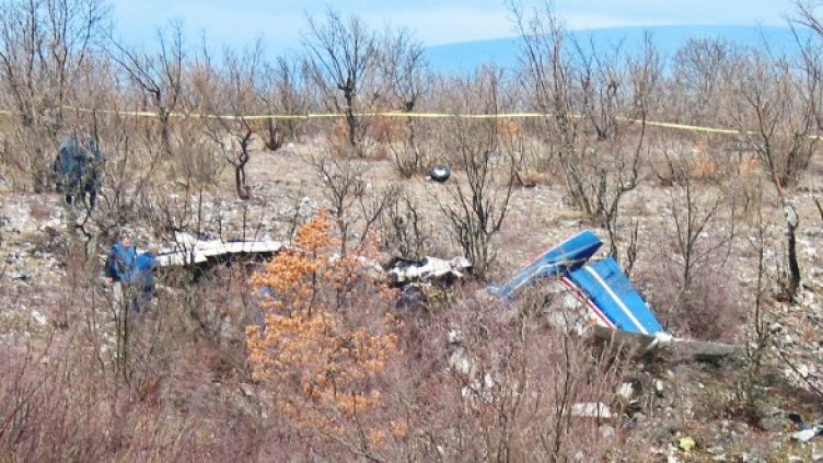 Останките от разбилия се край Мостар самолет, 27 февруари 2004 г. Снимка: архив, Reuters