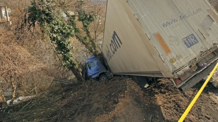 Пропадналият турски тир. Снимка: БТА