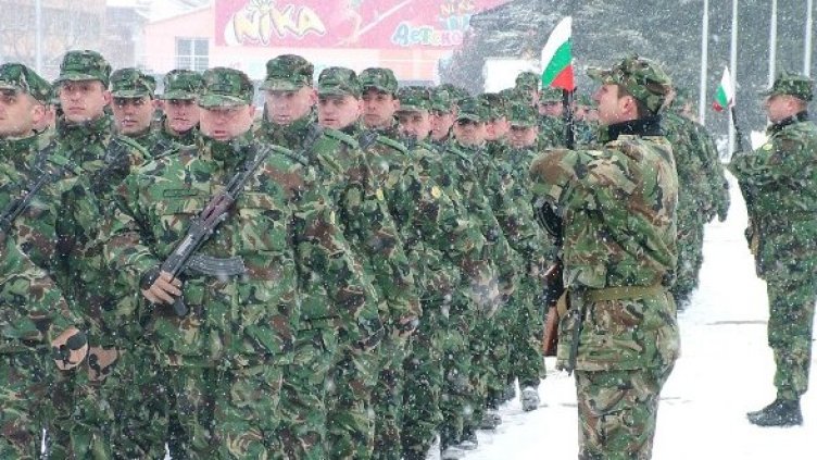 Армията се ползва с високо доверие. Снимка: архив Булфото