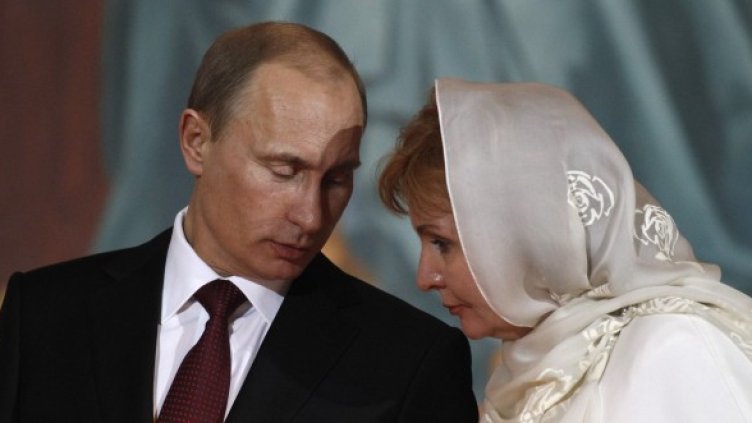 Владимир Путин със съпругата си Людмила. Снимка: архив, Reuters