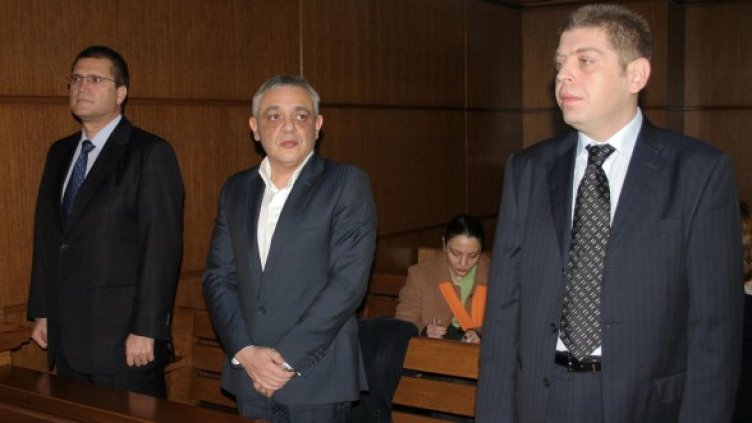 Подсъдимите Цонев, Попов и Сантиров (отляво надясно) Снимка: архив, Булфото