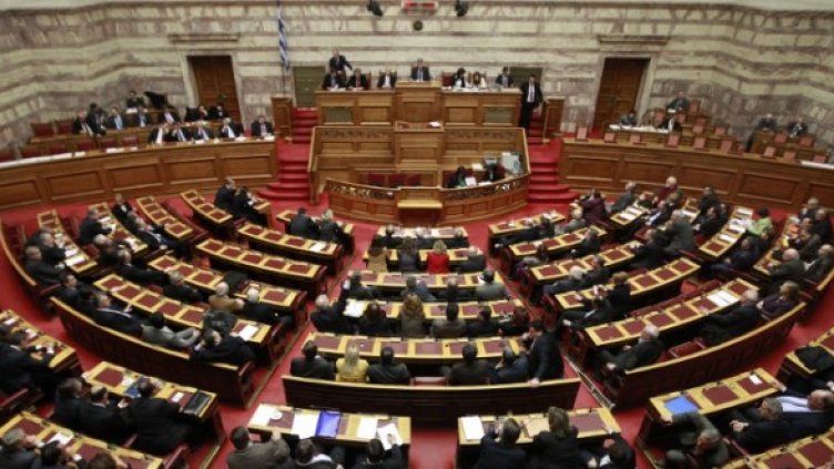 Гръцкият парламент гласува рестрикциите. Снимка: Reuters