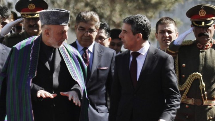 Росен Плевнелиев беше посрещнат от президента на Афганистан Хамид Карзай. Снимка: Reuters