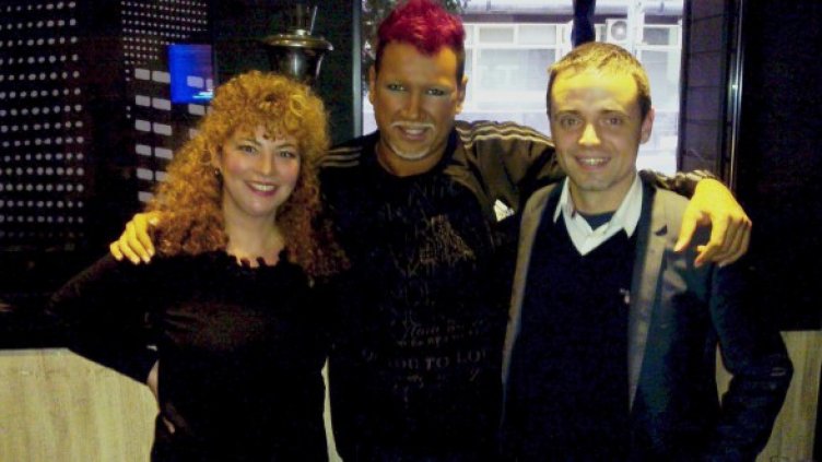 Азис с руския журналист Олег Ясаков. Снимка: Диапазон рекърдс