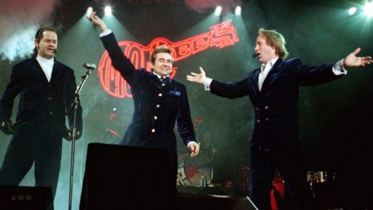 Дейви Джоунс (в средата) с групата The Monkees. Снимка: Reuters