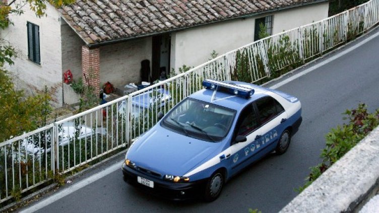 Полицаи в Болоня са арестувани за грабежи на чужденци. Снимка: архив, Reuters