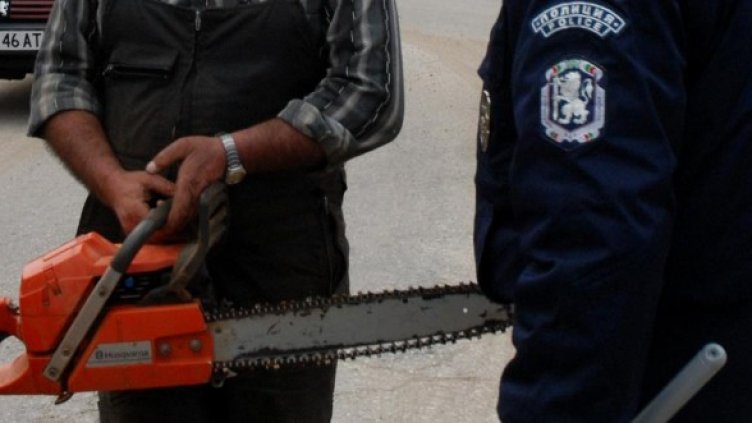 Вилнелият с резачката мъж е прострелян в бедрото. Снимка: архив Булфото