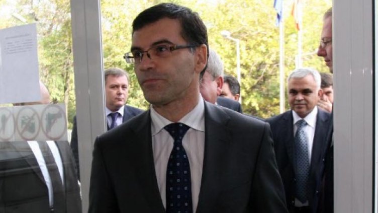 Дянков разчита на СДС да бъдат премахнати ДМС-тата. Снимка: архив, Булфото