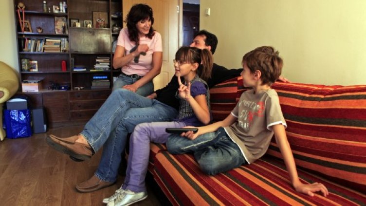 Семейство от нововъзникващата средна класа в Румъния. Снимка: архив, Reuters