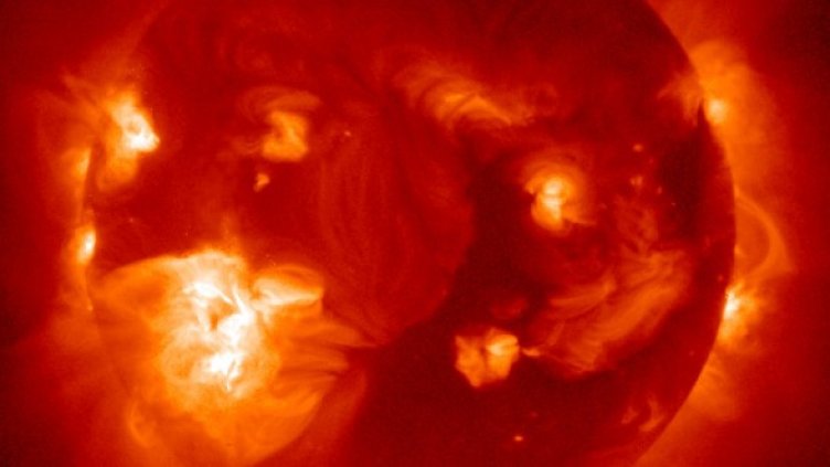 Най-силната от 5 г. насам магнитна буря достигна Земята. Снимка: архив, Reuters