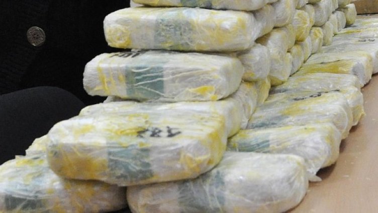 Митничарите са открили дрогата в акумулатор. Снимка: архив, Булфото