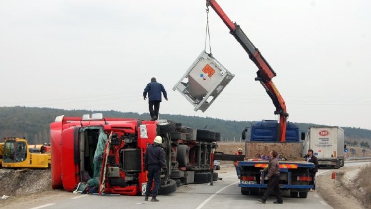 Опасният товар беше разчистен от магистралата. Снимка: БТА