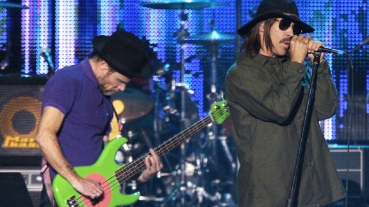 Антъни Кийдис показва в клипа своя син. Снимка: Reuters