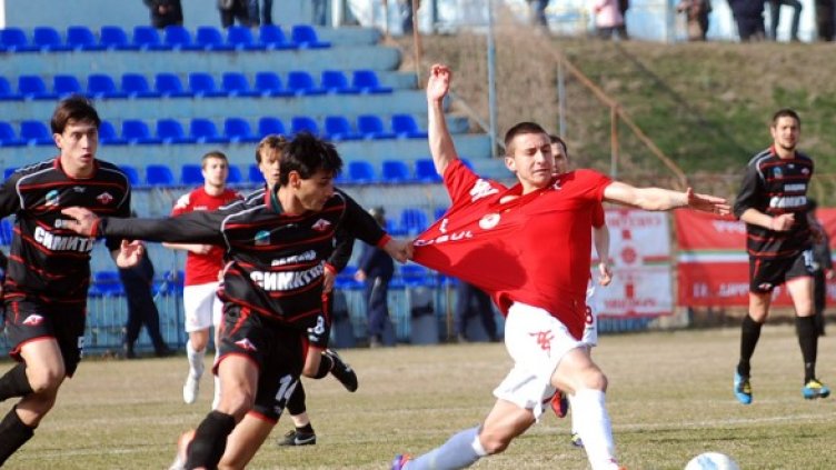 След ЦСКА в Симитли ще посрещнат и лидера в А група Лудогорец. Снимка: БТА